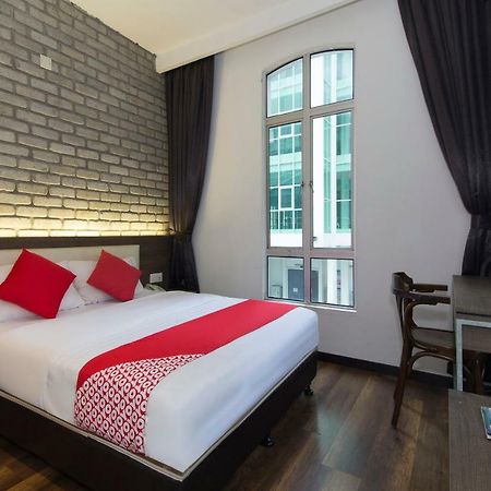 Oyo 127 The Reeds Hotel Kuala Lumpur Bagian luar foto