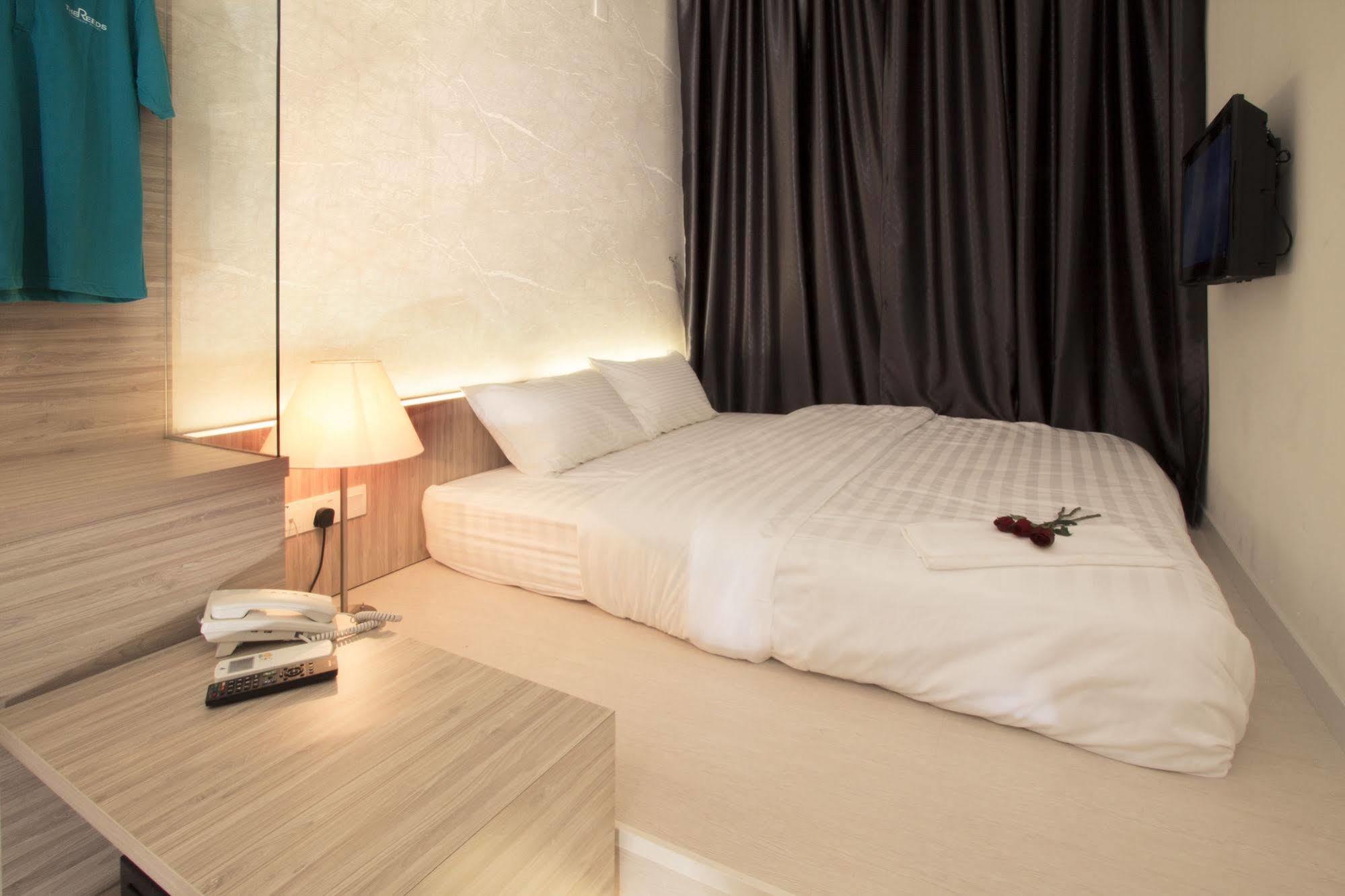 Oyo 127 The Reeds Hotel Kuala Lumpur Bagian luar foto