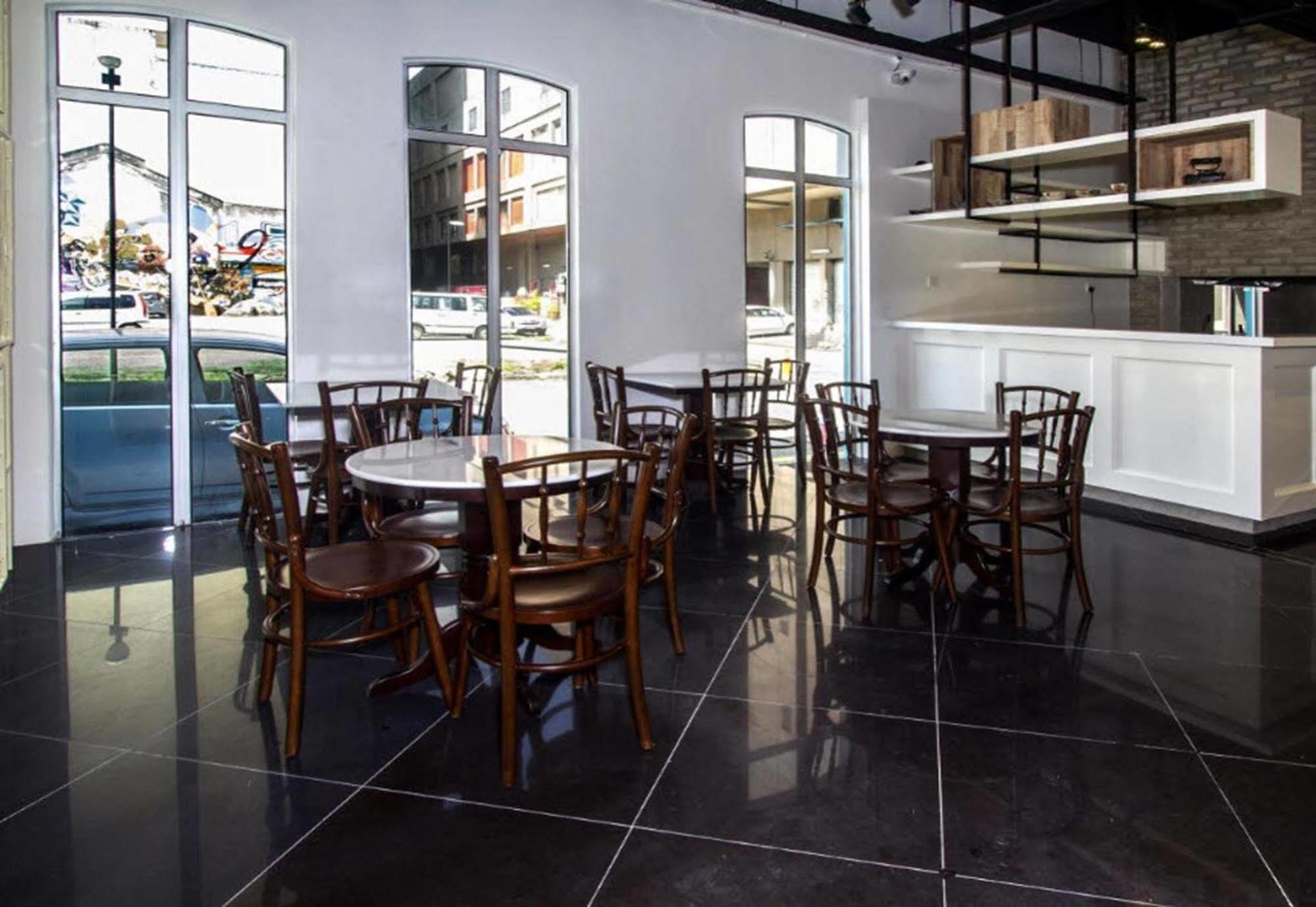 Oyo 127 The Reeds Hotel Kuala Lumpur Bagian luar foto
