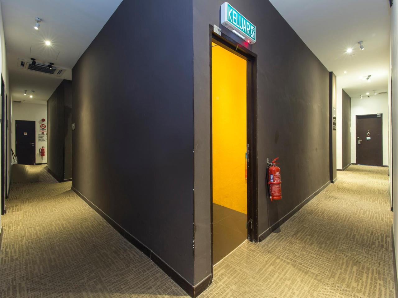 Oyo 127 The Reeds Hotel Kuala Lumpur Bagian luar foto