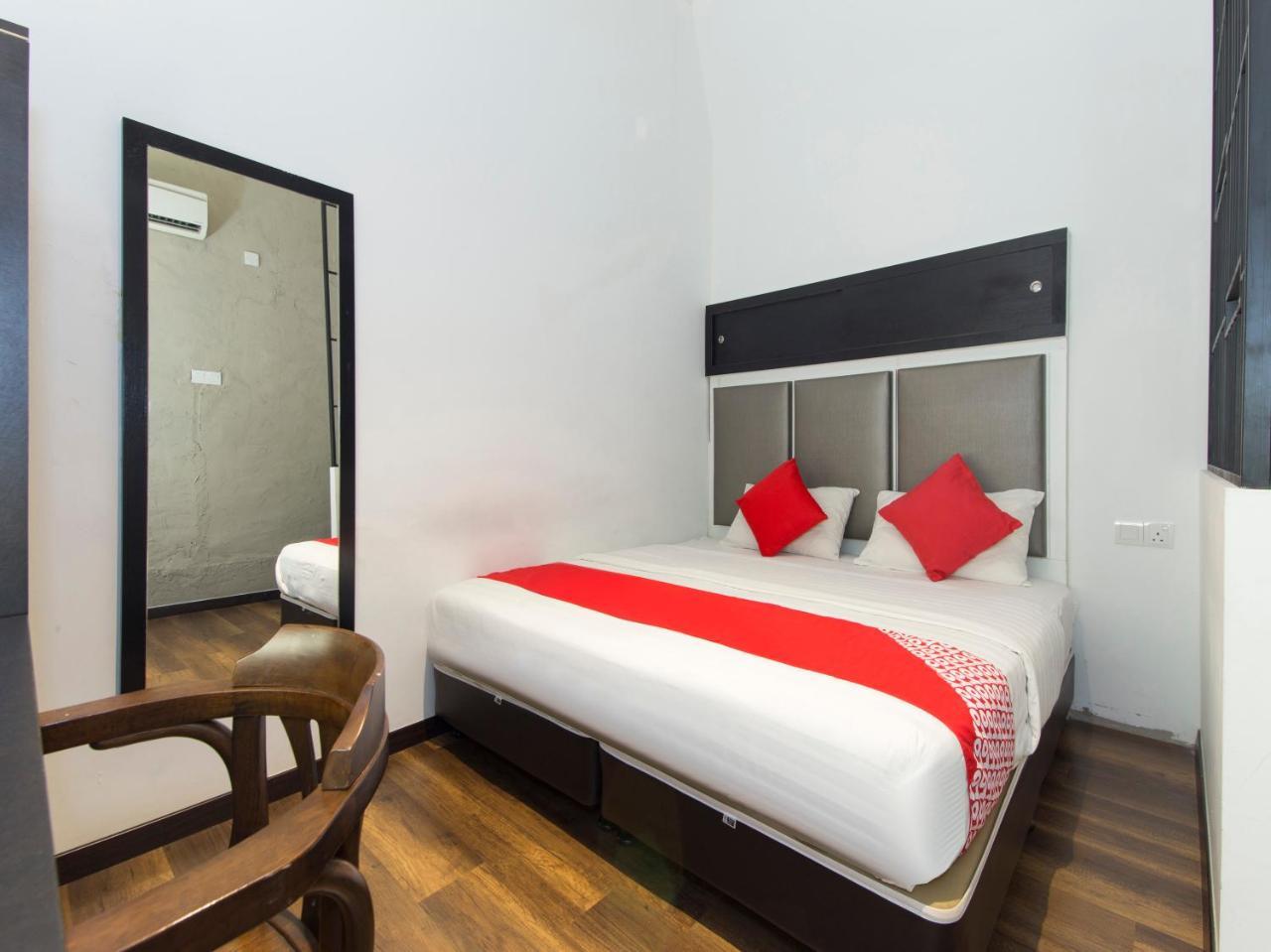 Oyo 127 The Reeds Hotel Kuala Lumpur Bagian luar foto