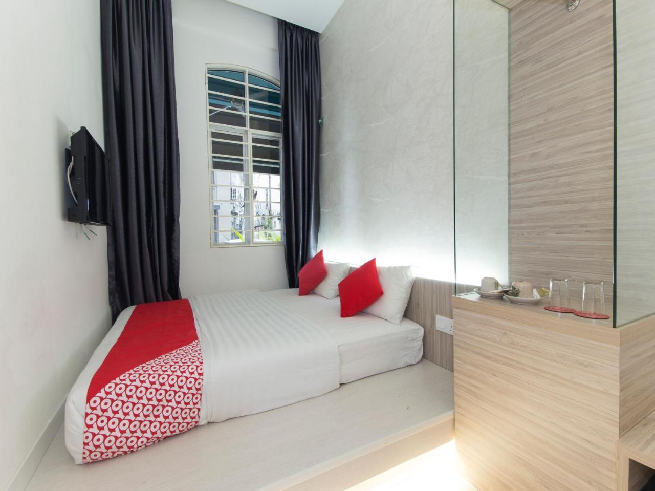 Oyo 127 The Reeds Hotel Kuala Lumpur Bagian luar foto