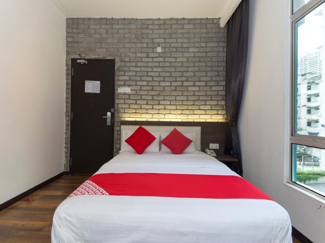 Oyo 127 The Reeds Hotel Kuala Lumpur Bagian luar foto