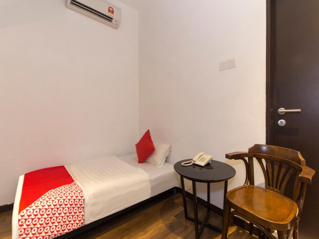 Oyo 127 The Reeds Hotel Kuala Lumpur Bagian luar foto